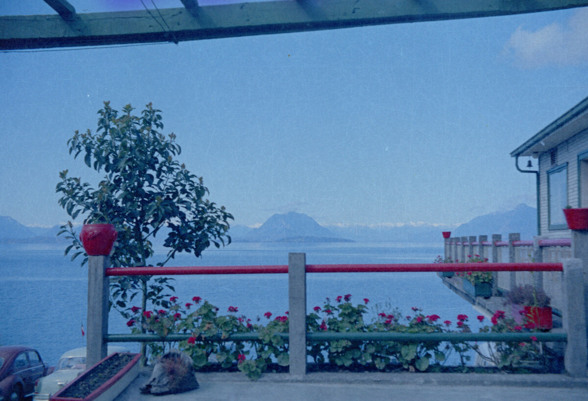 plano general hacia lago Ranco visto desde la terraza del Hotel Puerto Nuevo