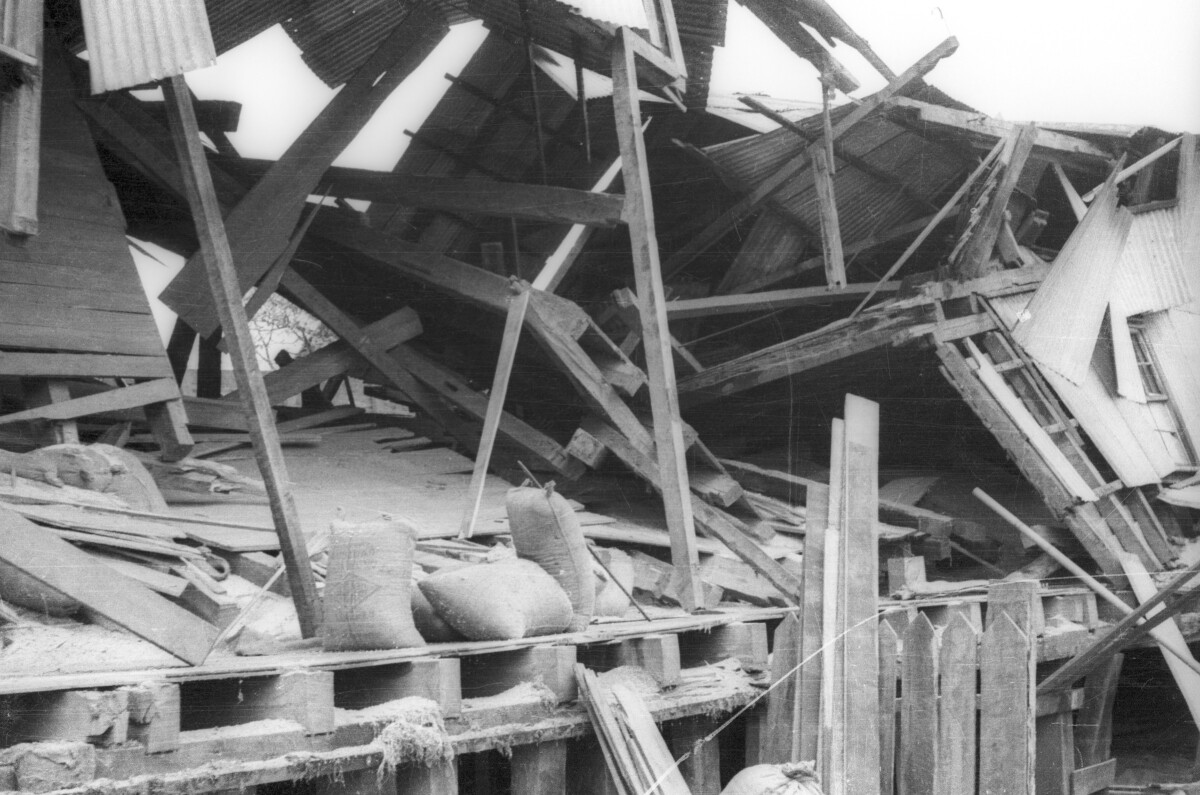 Plano entero de derrumbe de ... para el terremoto del 60'