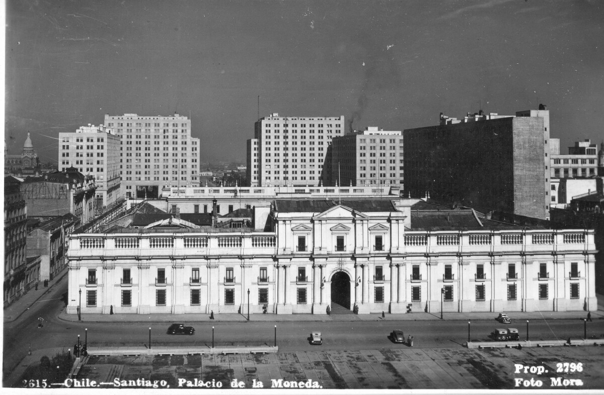 Tarjeta postal del palacio de la Moneda en Santiago, Chile.