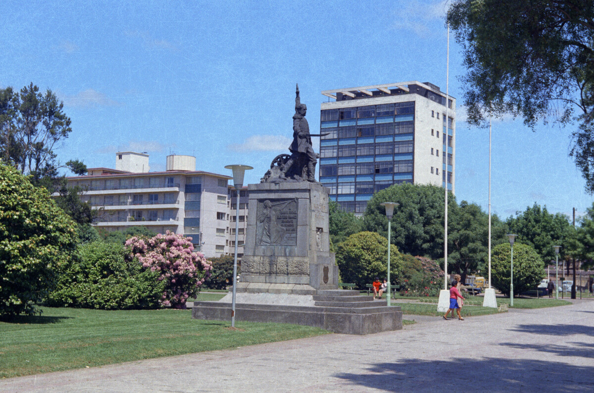 plano general de la plaza de Armas de Osorno. Se puede observar el monumento a Eleuterio Ramirez